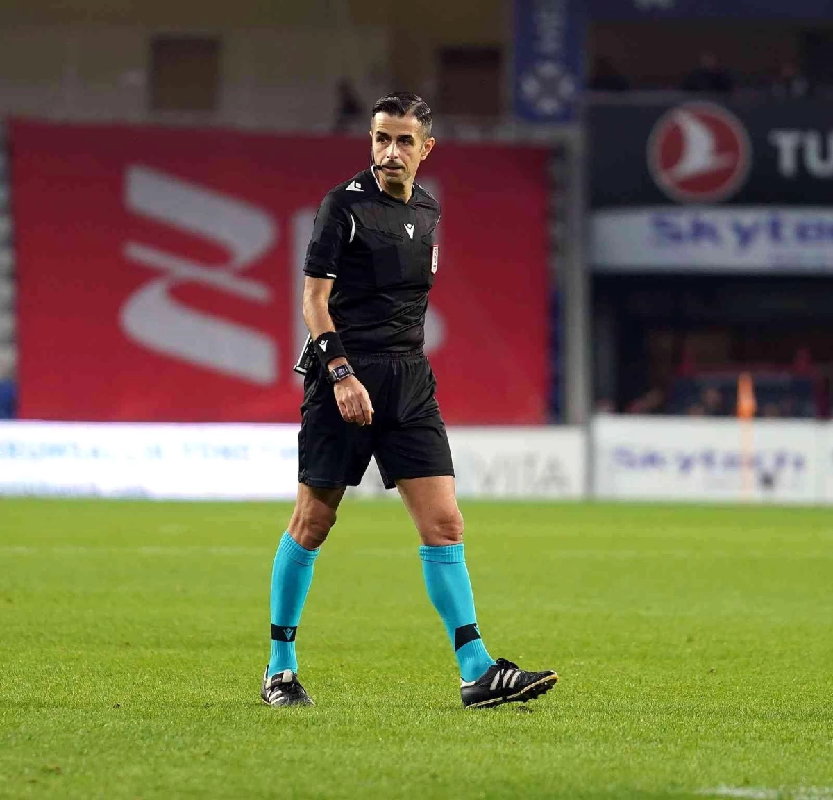 Kayserispor Başakşehir maçını Mete Kalkavan yönetecek