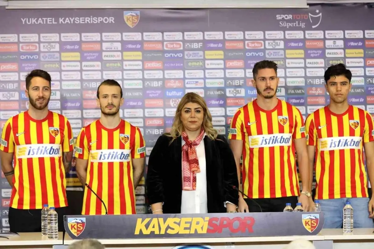 Kayserispor\'da imza şov