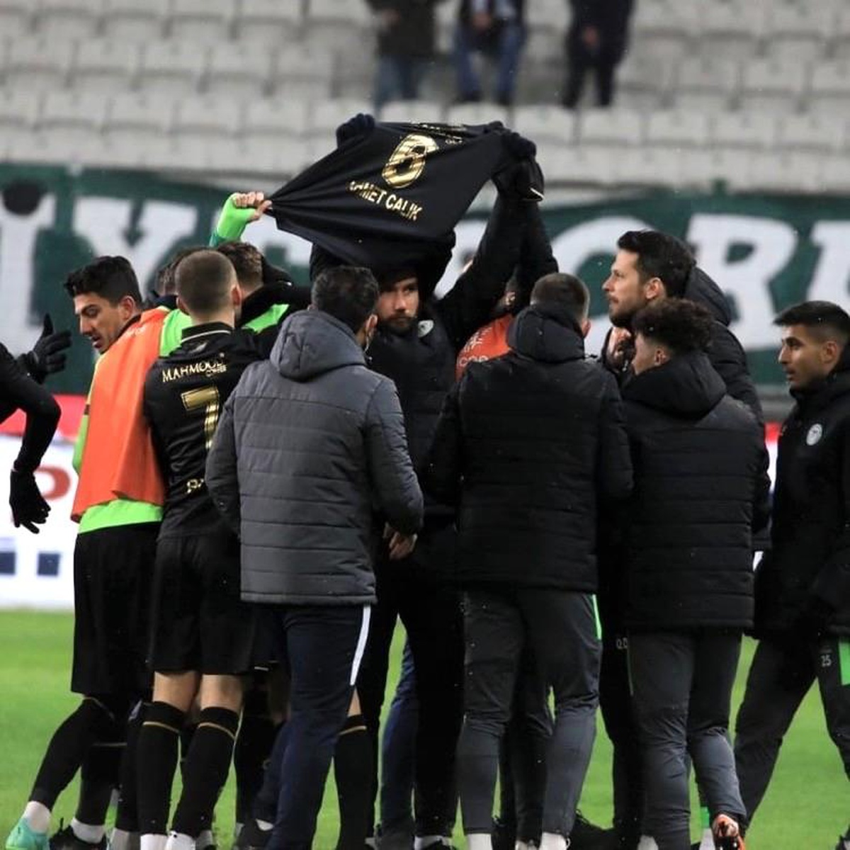 Konyaspor golü attı, Ahmet Çalık\'ı andı