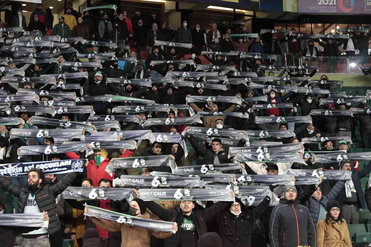 Konyaspor taraftarları Ahmet Çalık\'ı unutmadı