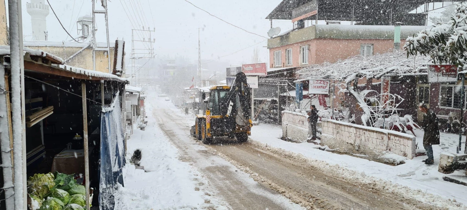 Osmaniye\'nin Bahçe ve Hasanbeyli ilçelerinde kar nedeniyle eğitime ara verildi