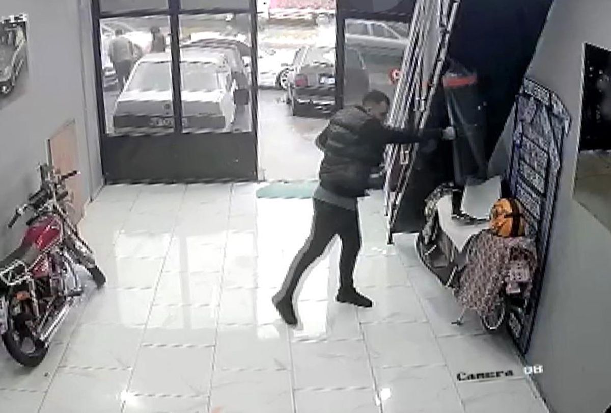 Oto galericinin stresi boks torbasını patlattı