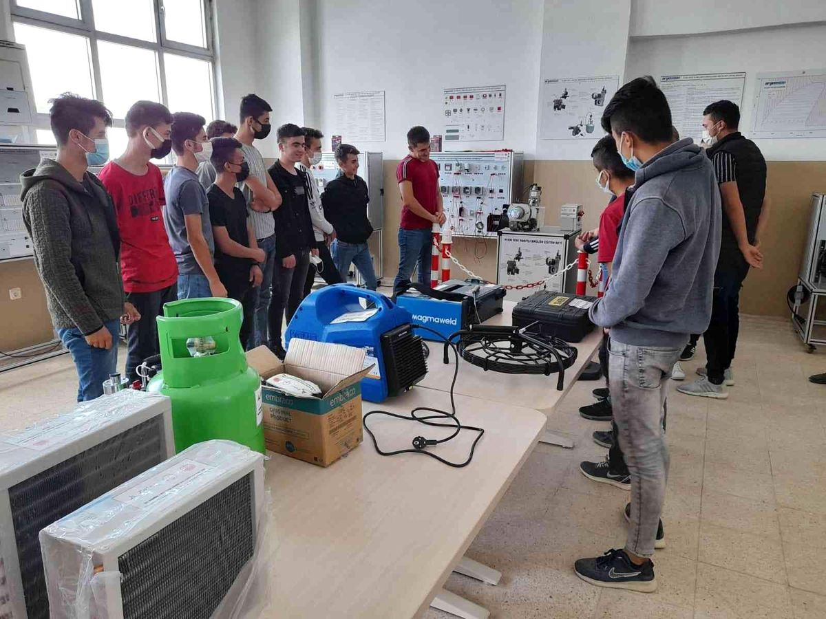 Simav MTAL öğrencileri daha geniş iş imkanı bulacak