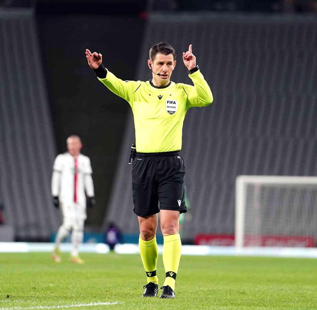 Spor Toto Süper Lig: Fatih Karagümrük: 0 Beşiktaş: 1 (İlk yarı)