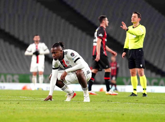 Spor Toto Süper Lig: Fatih Karagümrük: 0 Beşiktaş: 1 (İlk yarı)