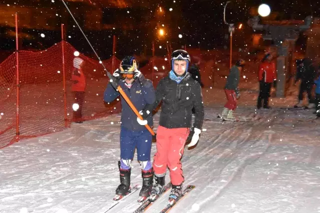 Türkiye'de bir ilk, Bitlis Eren Üniversitesi kampusu içinde kayak tesisi açıldı