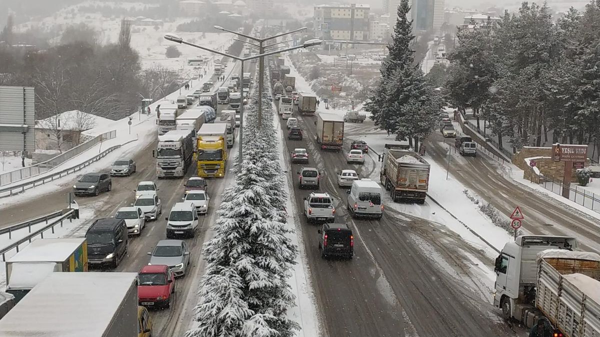 Uşak\'ta eğitime 1 gün daha ara verildi