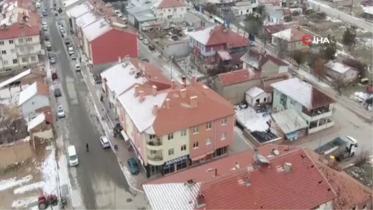 Vali Günaydın deprem bölgesinde: "Riskli binalara gereken işlemler yapılacak"