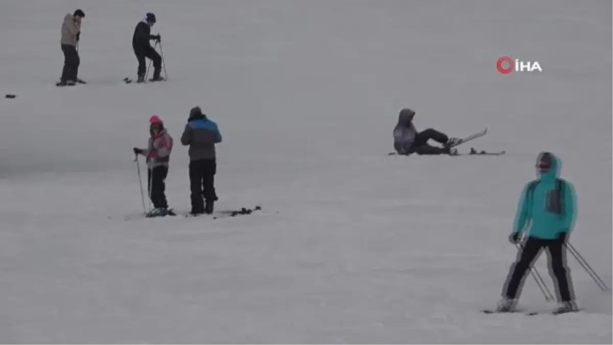 Yahya Usta: "Yurt dışına giden tatilciyi kendi ülkemizde tutmak için şartları avantajlı hale getirmemiz gerekiyor"