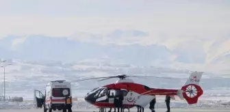 Son dakika haber... YOLU KAPALI MEZRADAKİ HASTA, AMBULANS HELİKOPTERLE ALINDI