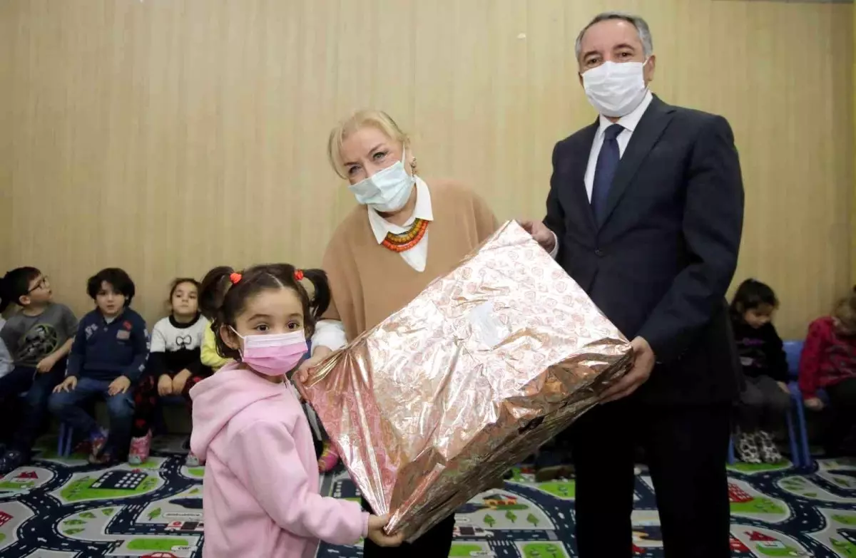 AİÇÜ Rektörü Prof. Dr. Karabulut, anaokulu öğrencileriyle bir araya geldi