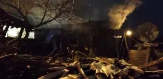 Alevlere teslim olan evdeki yaşlı kadın hayatını kaybetti