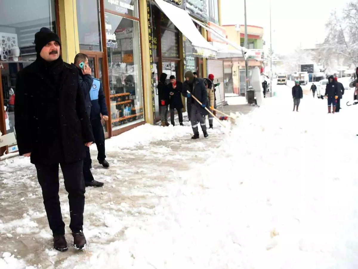 Başkan Doğru, kar temizleme çalışmalarını yerinde inceledi