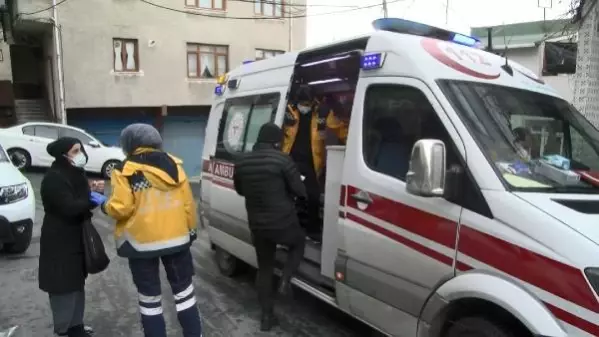 BEYOĞLU'NDA YANGIN ÇIKAN BİNADAKİ KADIN BİRİNCİ KATTAN ATLADI