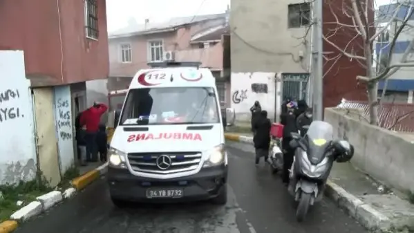 BEYOĞLU'NDA YANGIN ÇIKAN BİNADAKİ KADIN BİRİNCİ KATTAN ATLADI