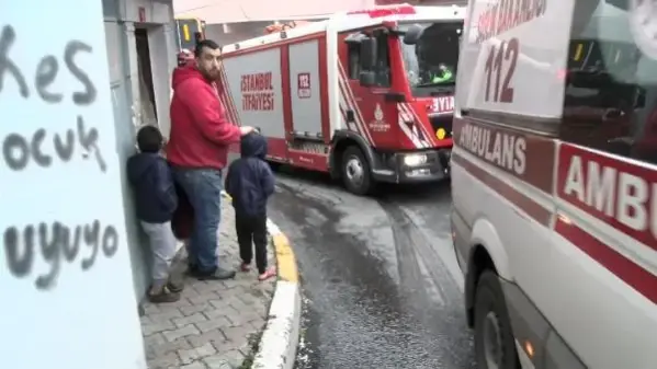 BEYOĞLU'NDA YANGIN ÇIKAN BİNADAKİ KADIN BİRİNCİ KATTAN ATLADI