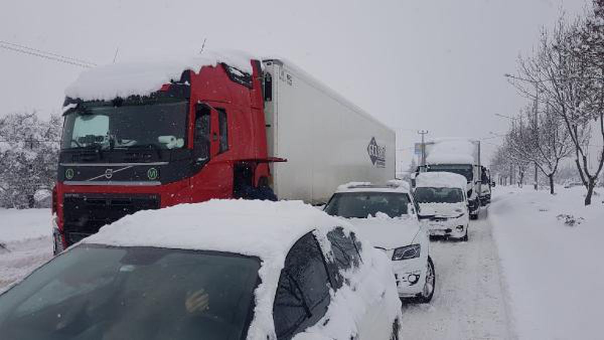 Bolu\'da D-100 ve TEM\'in Ankara yönü ulaşıma kapandı