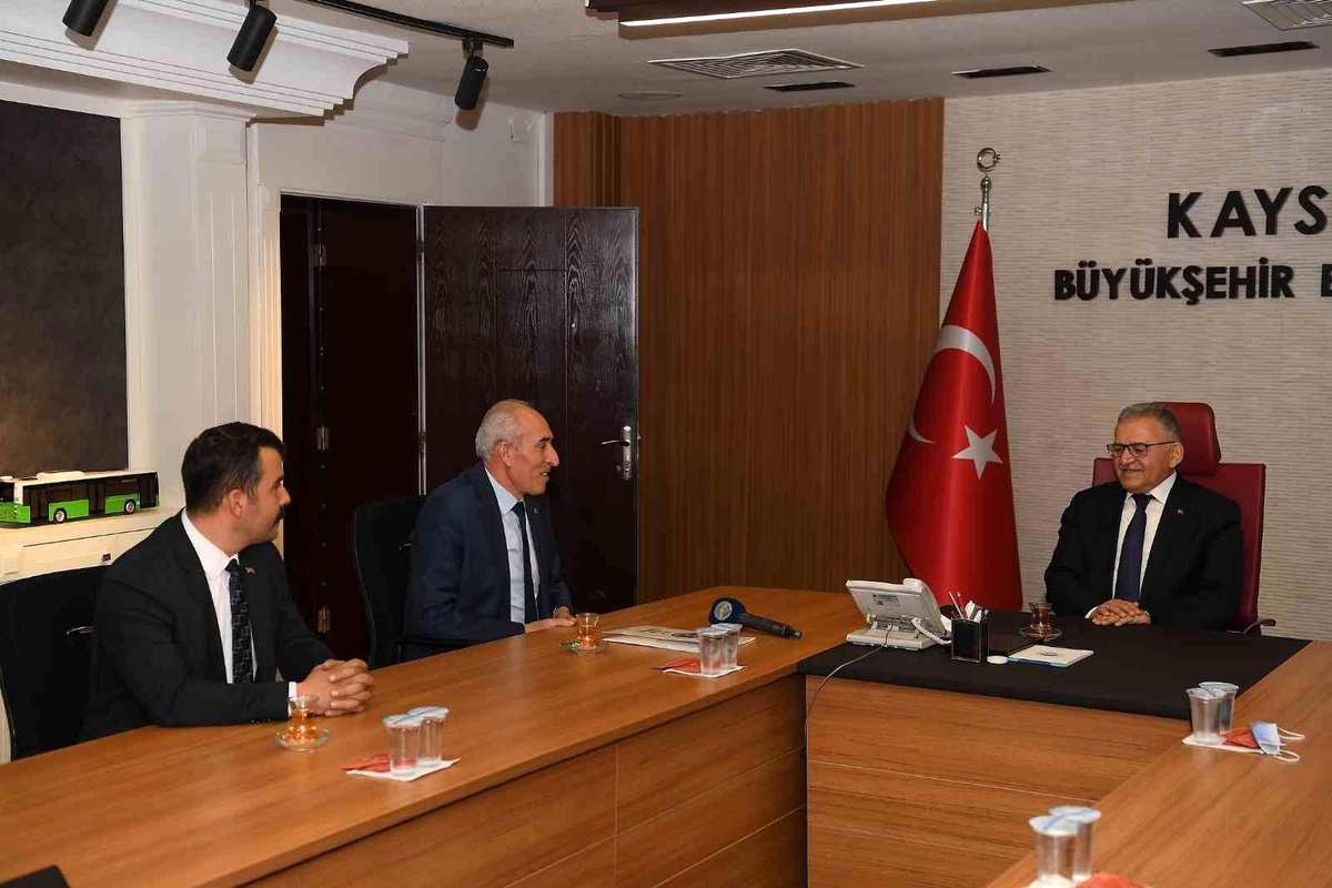 Büyükkılıç\'a Kayseri Oto Sanatkârları Odası\'ndan teşekkür ziyareti