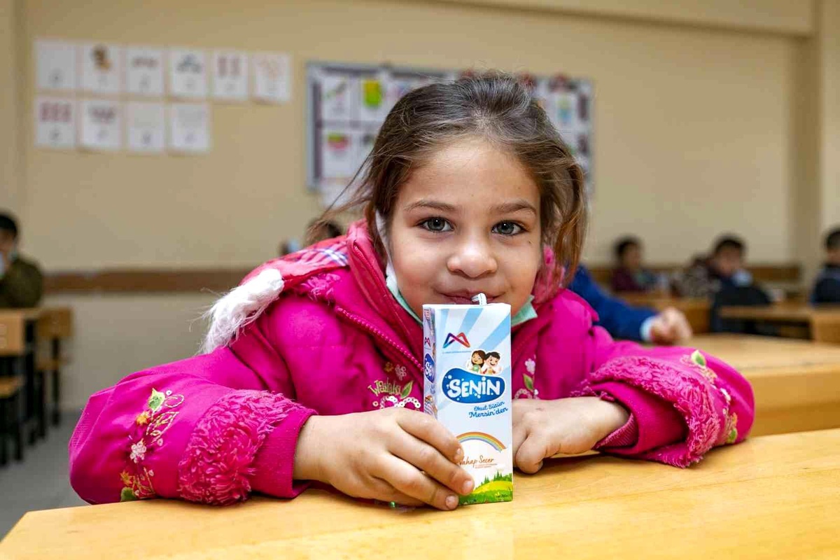 Son dakika haberleri... Büyükşehir Belediyesinin hedefi; çocuklara 1,5 milyon kutu süt dağıtmak