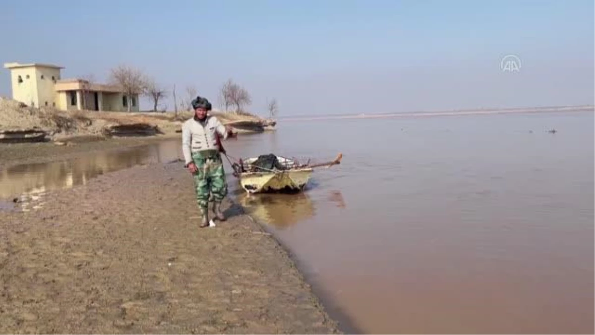 Denize kıyısı bulunmayan Afganistan\'da Türkmenler geçimlerini balıkçılıkla sağlıyor