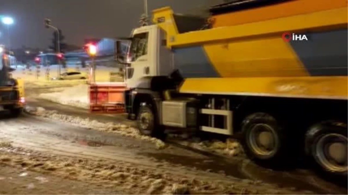 Diyarbakır\'da karla mücadele çalışmaları aralıksız sürüyor