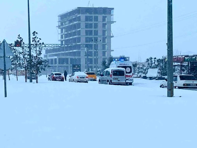 Diyarbakır kara teslim, araçlar yollarda kaldı
