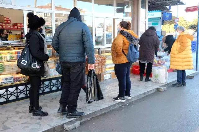 Bulgarlar, PCR zorunluluğuna saatler kala Edirne'ye akın edip ne var ne yok aldılar