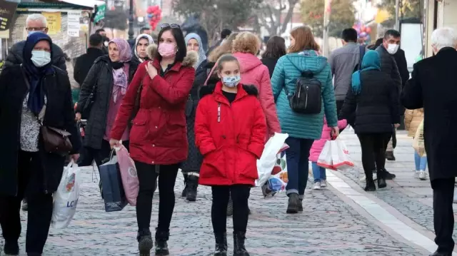 Bulgarlar, PCR zorunluluğuna saatler kala Edirne'ye akın edip ne var ne yok aldılar