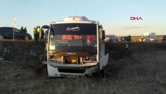 EDİRNE'DE MEMURLARI TAŞIYAN MİNİBÜS YOLDAN ÇIKTI, 8 YARALI