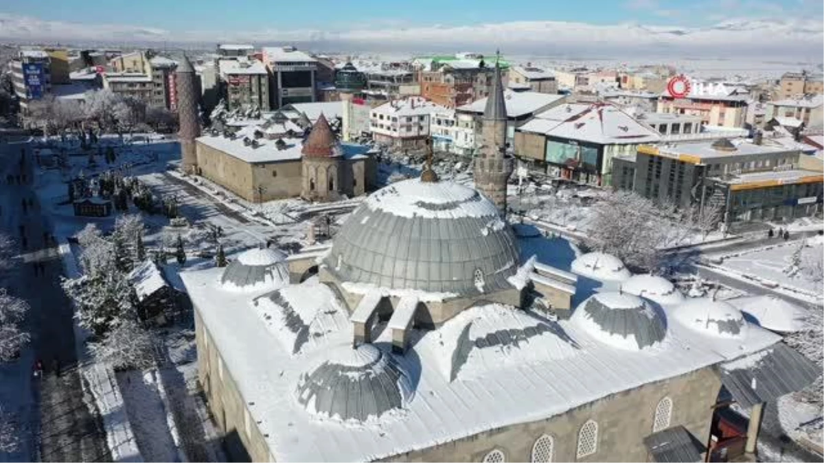 Erzurum\'da kar altında kalan tarihi yerler havadan görüntülendi