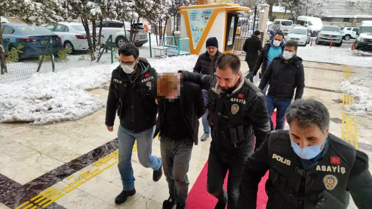 ŞANLIURFA - Bir kişiyi boğarak öldürdüğü iddia edilen zanlı tutuklandı