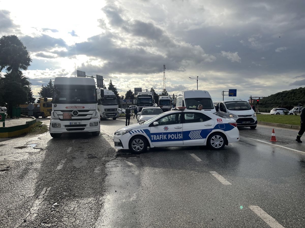 Hatay\'da kıraathanede kumar oynayan 6 kişiye ceza yazıldı