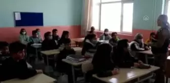 Son dakika haberleri... Jandarma ekipleri öğrencileri sinemayla buluşturdu