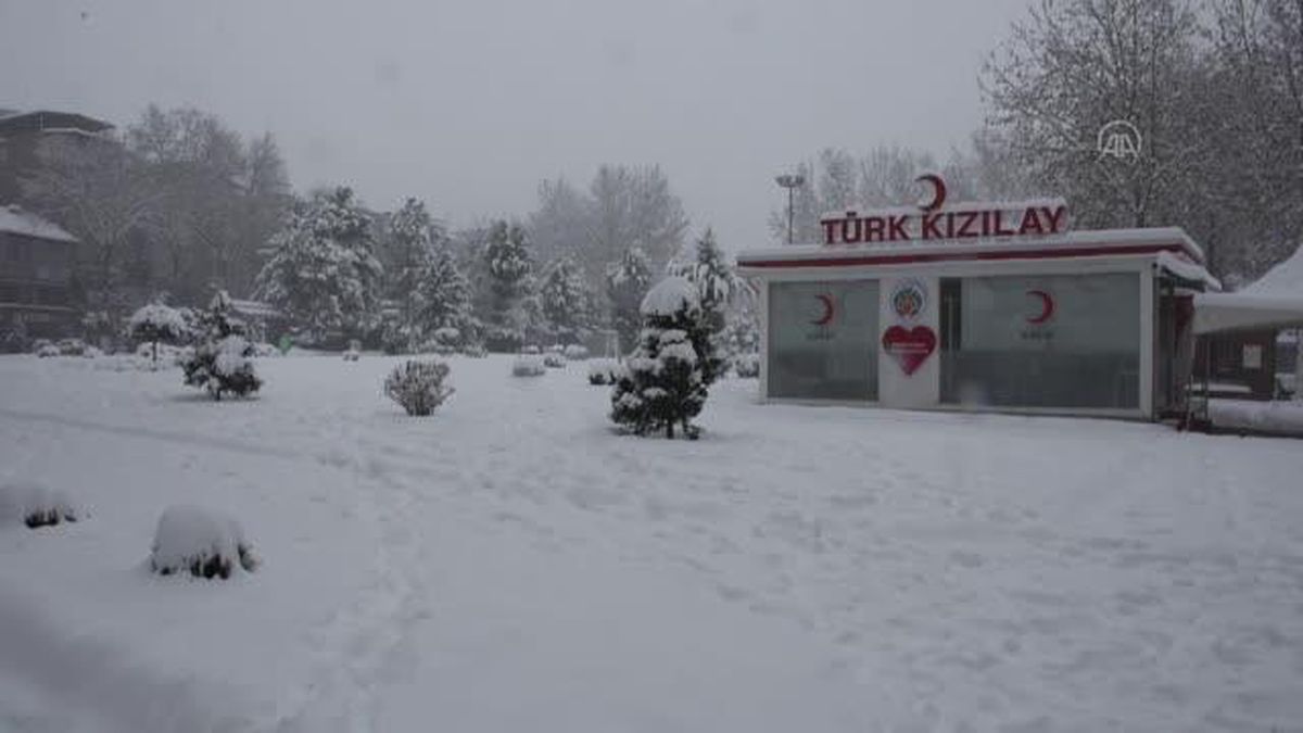 Kar yağışı etkisini sürdürdü