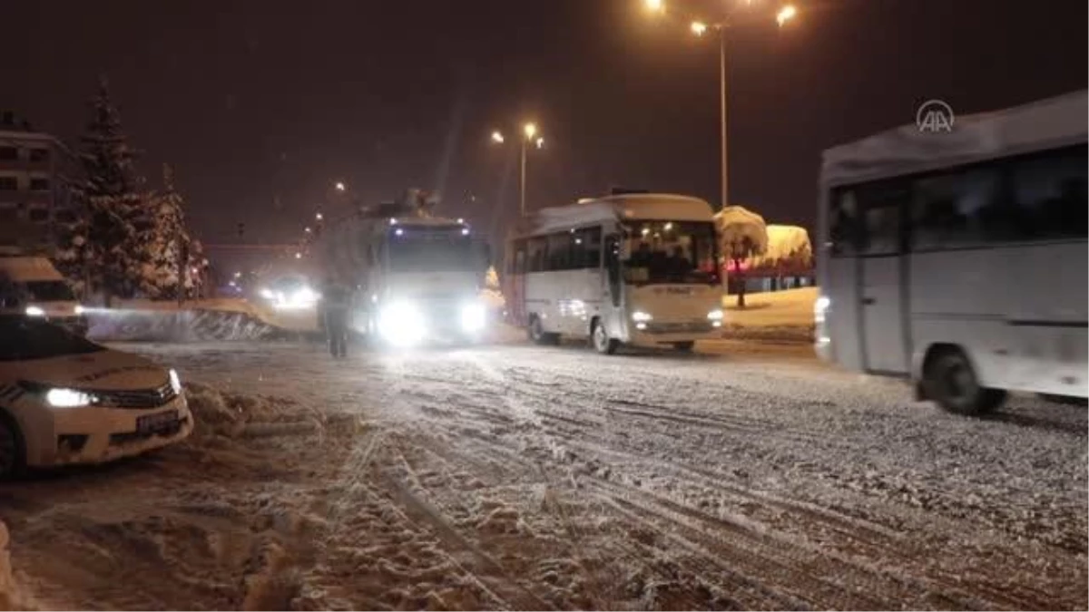 Kış lastiği veya zinciri olmayan araçların Bolu\'dan geçişine izin verilmeyecek