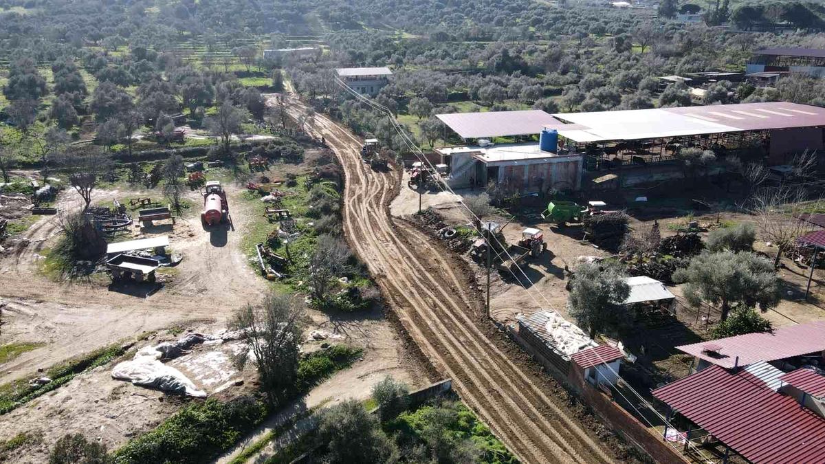 Nazilli Mescitli Mahallesi\'nde yollar daha güvenli hale getiriliyor