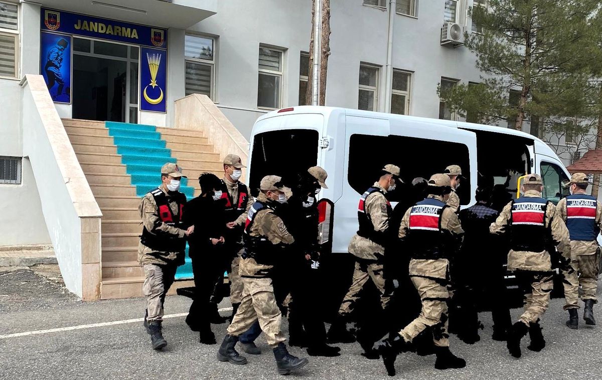 Siirt\'te terör operasyonu: 5 gözaltı