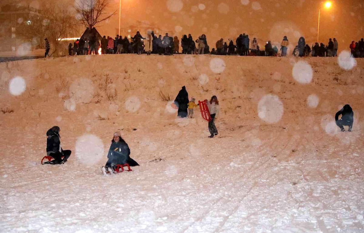 Talas\'ın "Erciyes"inde kızak keyfi