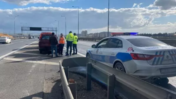 TEM'DE ONARIM EKİBİ GİBİ ÇALIŞAN KABLO HIRSIZLARI YAKALANDI