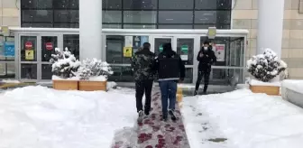 Uyuşturucu madde satarken suçüstü yakalandı