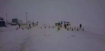 Van-Çatak karayolu trafiğe kapatıldı