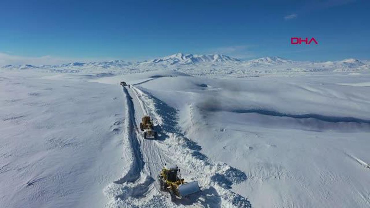 Van'da eksi 30 derecede karla mücadele