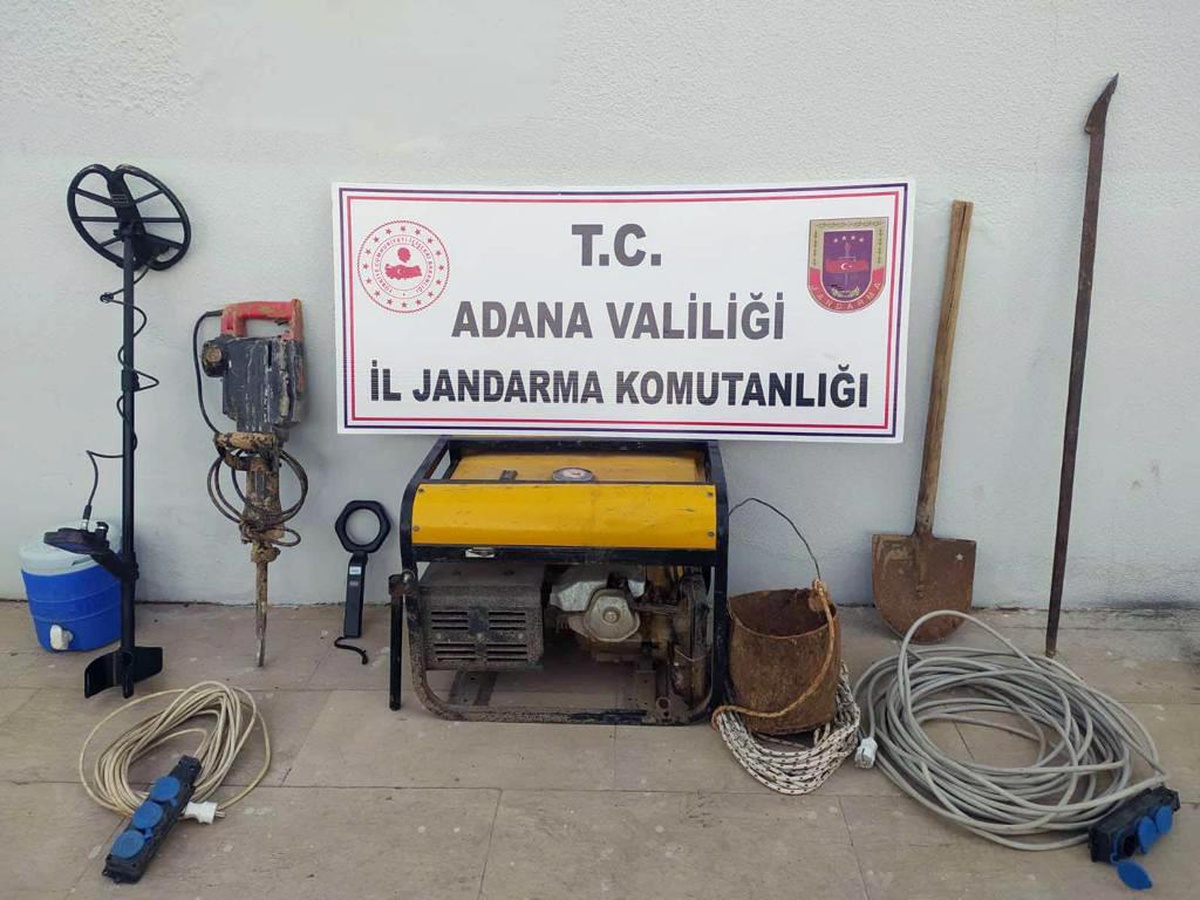 Adana\'da kaçak kazı yapan 4 kişi suçüstü yakalandı