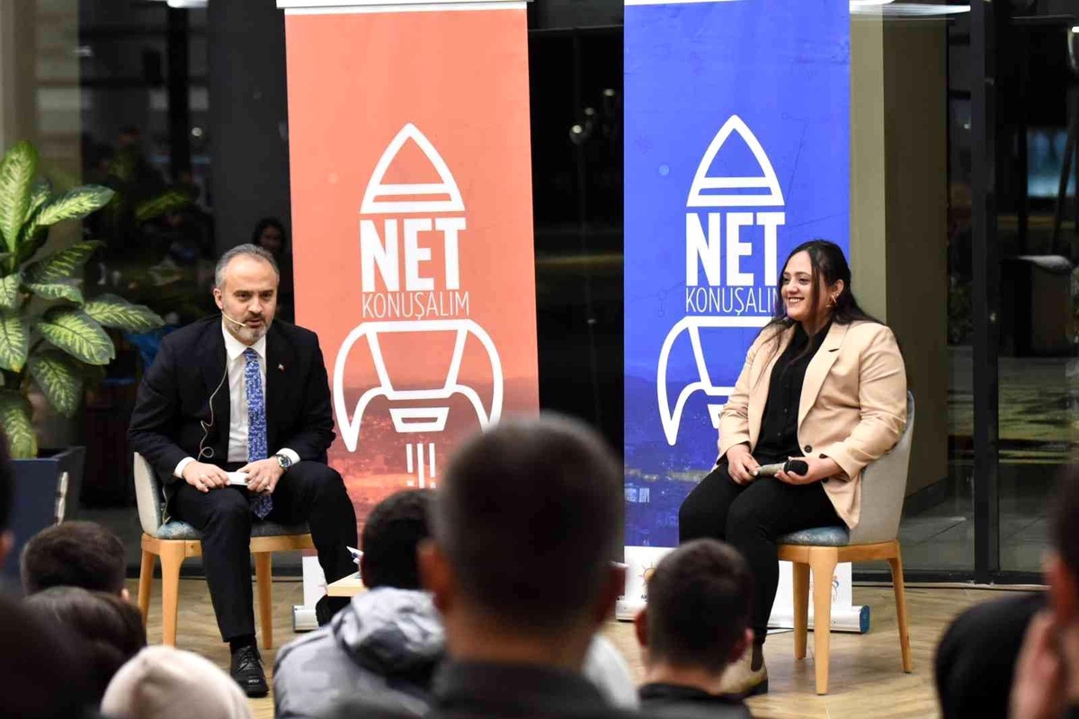 Aktaş\'tan gençlere altın öğütler: "Radarlarınız açık olsun"