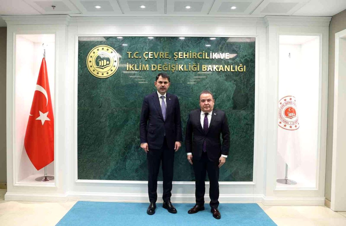 Bakan Kurum Başkan Böcek\'i ağırladı