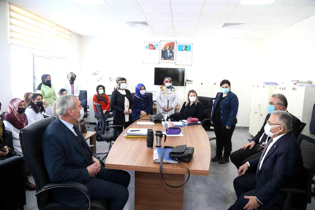 Başkan Büyükkılıç, liseli gençlerle tecrübelerini paylaştı
