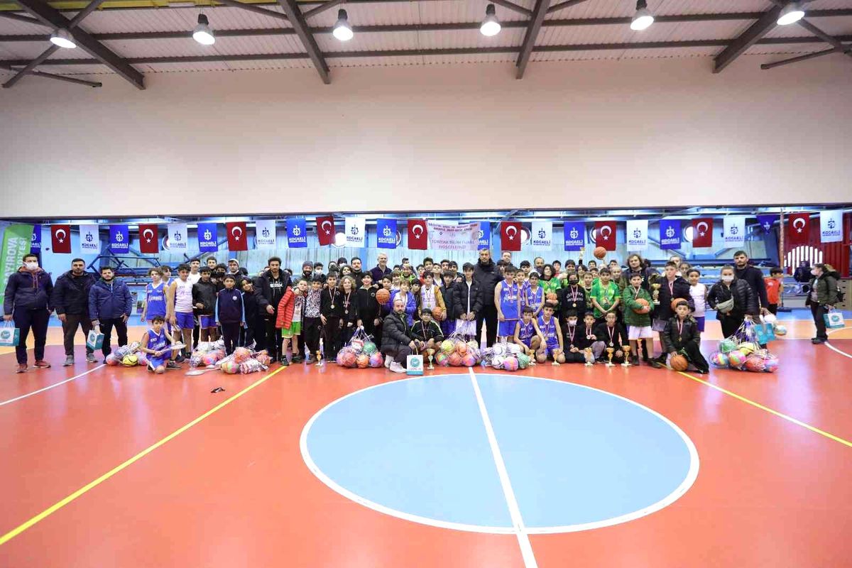 Çayırova\'da basketbol turnvuvası