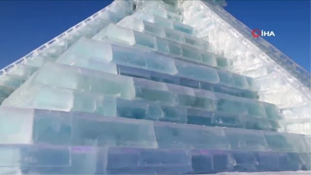 Çin\'de buzdan Kulkukan Piramidi yapıldı
