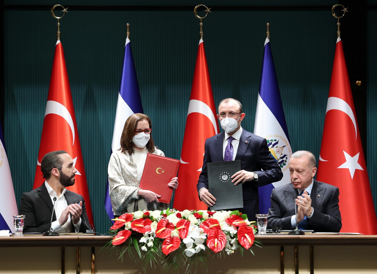 Son Dakika | Cumhurbaşkanı Erdoğan: "Gerek Sayın Putin\'in Türkiye ziyareti gerekse benim Ukrayna ziyaretimi çok önemsiyoruz.