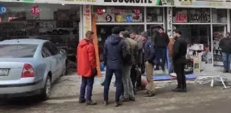 Ehliyetsiz sürücünün kullandığı otomobil, züccaciye dükkanına girdi
